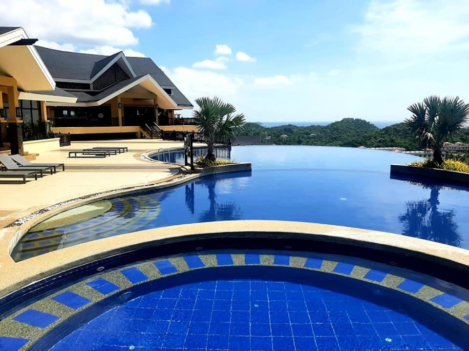 Unit 306 Alta Vista De Boracay By David Yapak